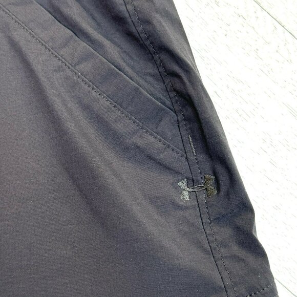 Under Armour Shorts Fish Hunter Cargo Black Mens Size 30 x 10" Inseam - Picture 3 of 5